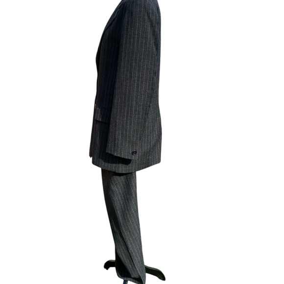 Women’s dark gray white striped pantsuit by Jessica Holbrook Sze 12 blck buttons - Picture 2 of 7